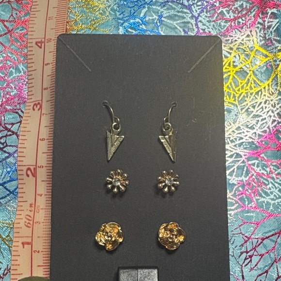 Jewelry - 🖤3 pair Elegant Gold and Silver Earrings Set🖤